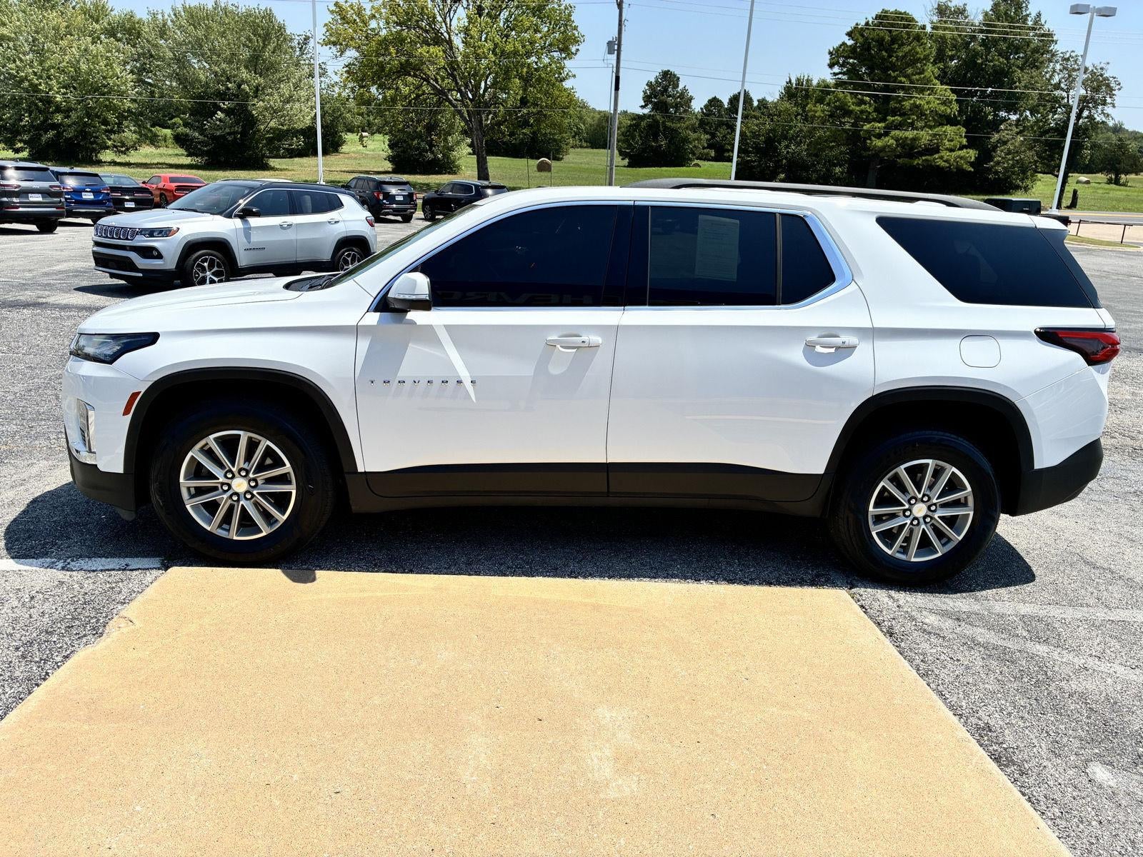 2023 Chevrolet Traverse LT Cloth