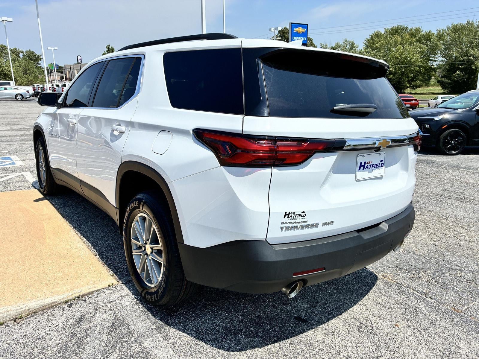 2023 Chevrolet Traverse LT Cloth