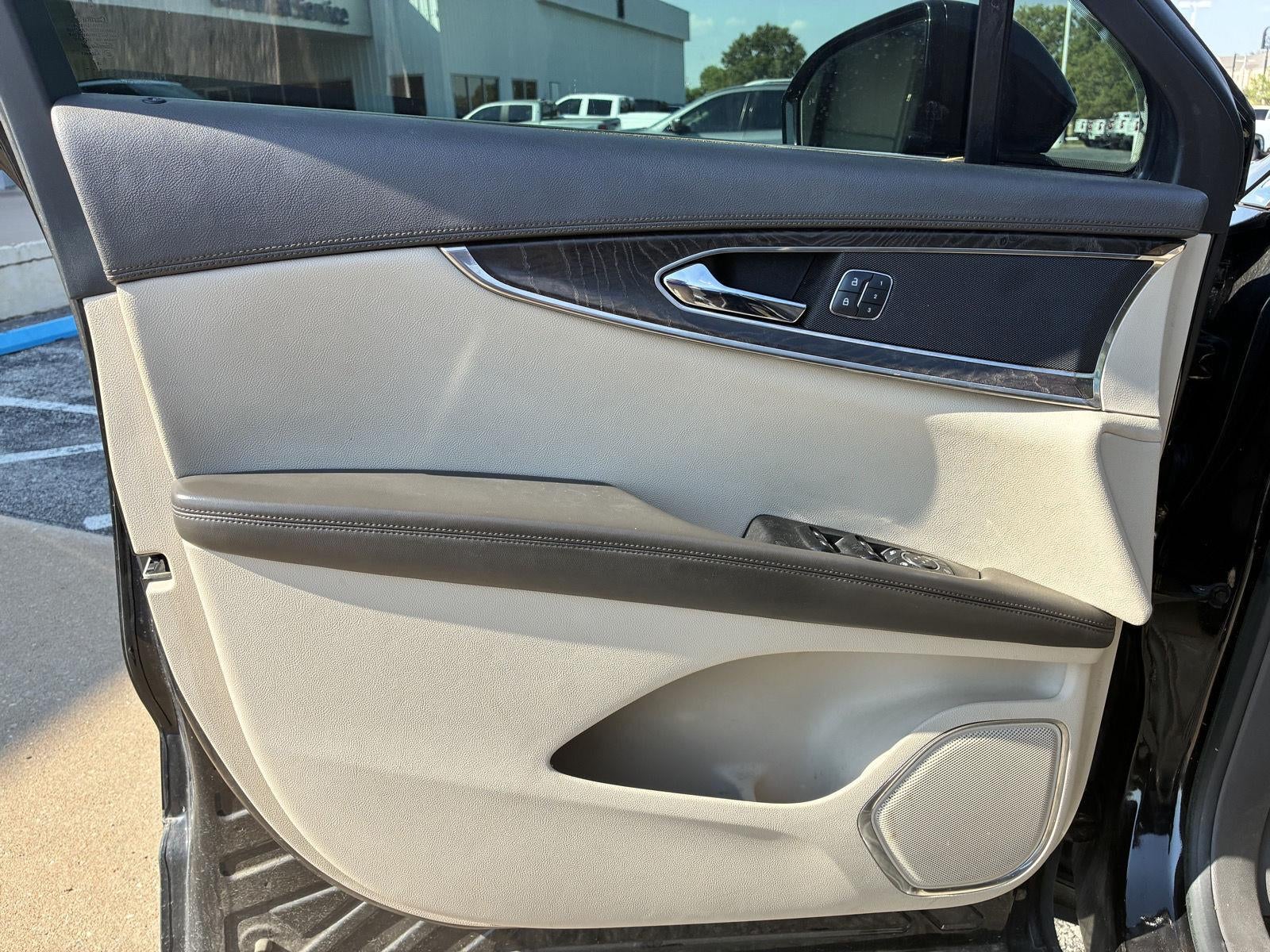 2019 Lincoln Nautilus Select
