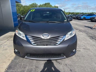 2017 Toyota Sienna XLE 8 Passenger