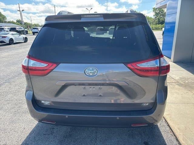 2017 Toyota Sienna XLE 8 Passenger