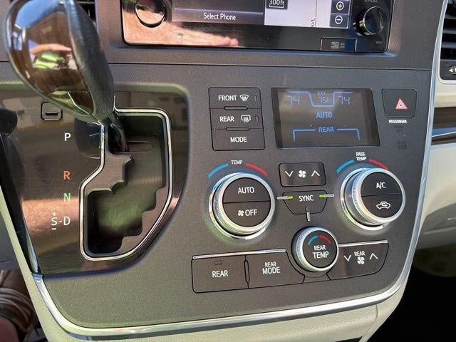 2017 Toyota Sienna XLE 8 Passenger