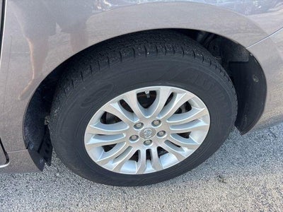 2017 Toyota Sienna XLE 8 Passenger