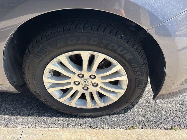 2017 Toyota Sienna XLE 8 Passenger