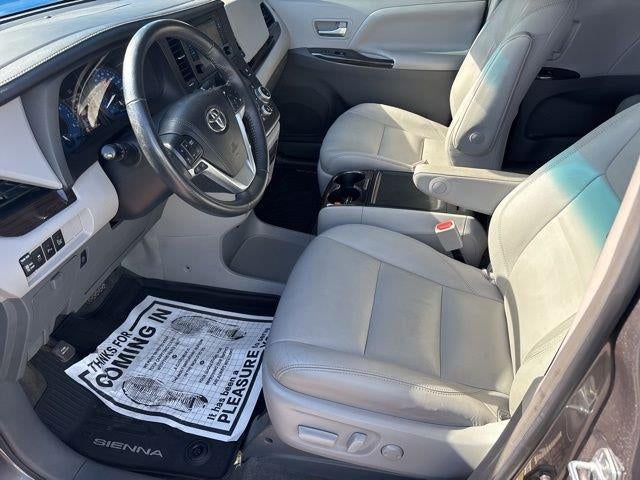 2017 Toyota Sienna XLE 8 Passenger