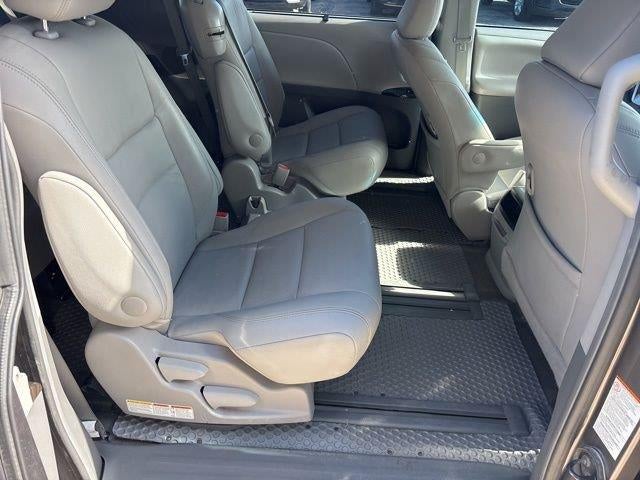 2017 Toyota Sienna XLE 8 Passenger
