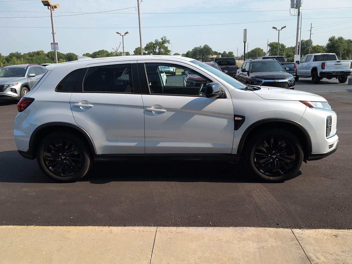 2025 Mitsubishi Outlander Sport S