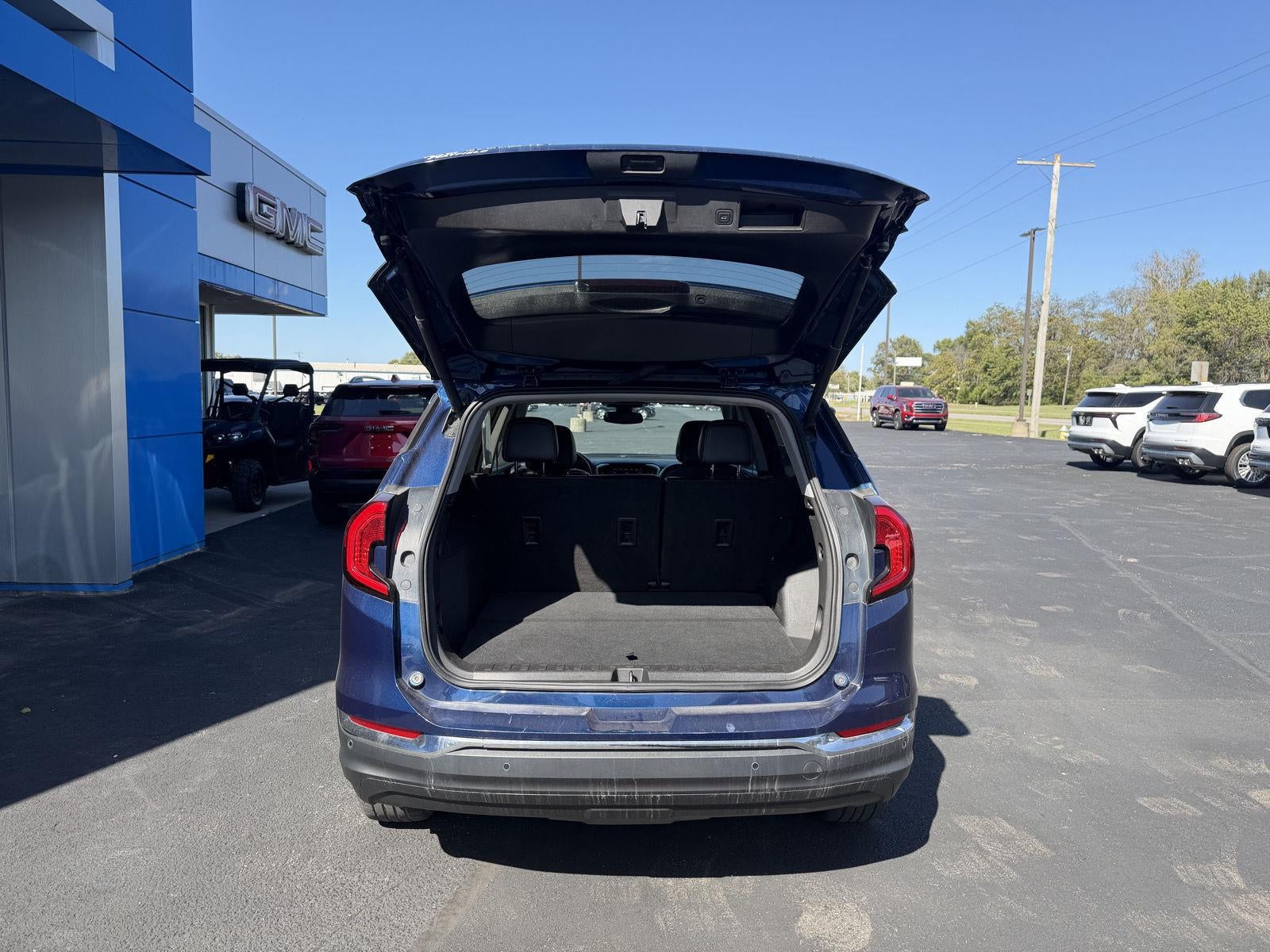 2023 GMC Terrain SLT