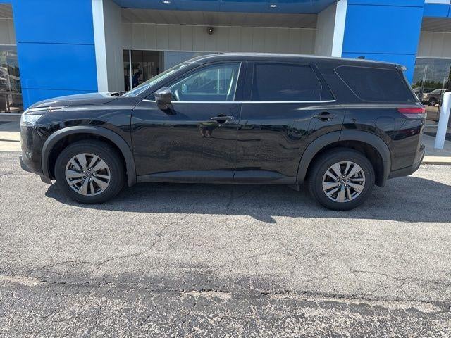 2025 Nissan Pathfinder S