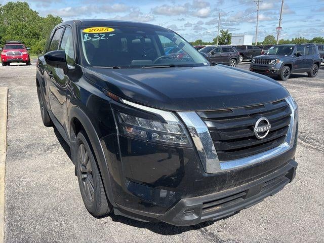 2025 Nissan Pathfinder S