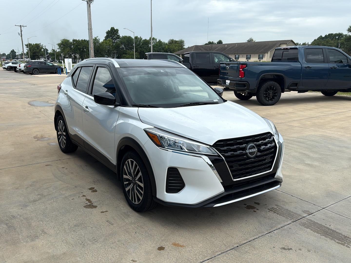 2023 Nissan Kicks SV