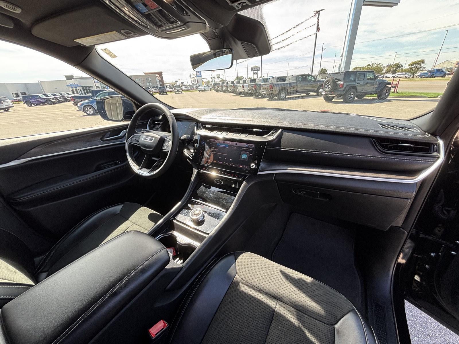2026 Jeep Grand Cherokee Altitude 4x2