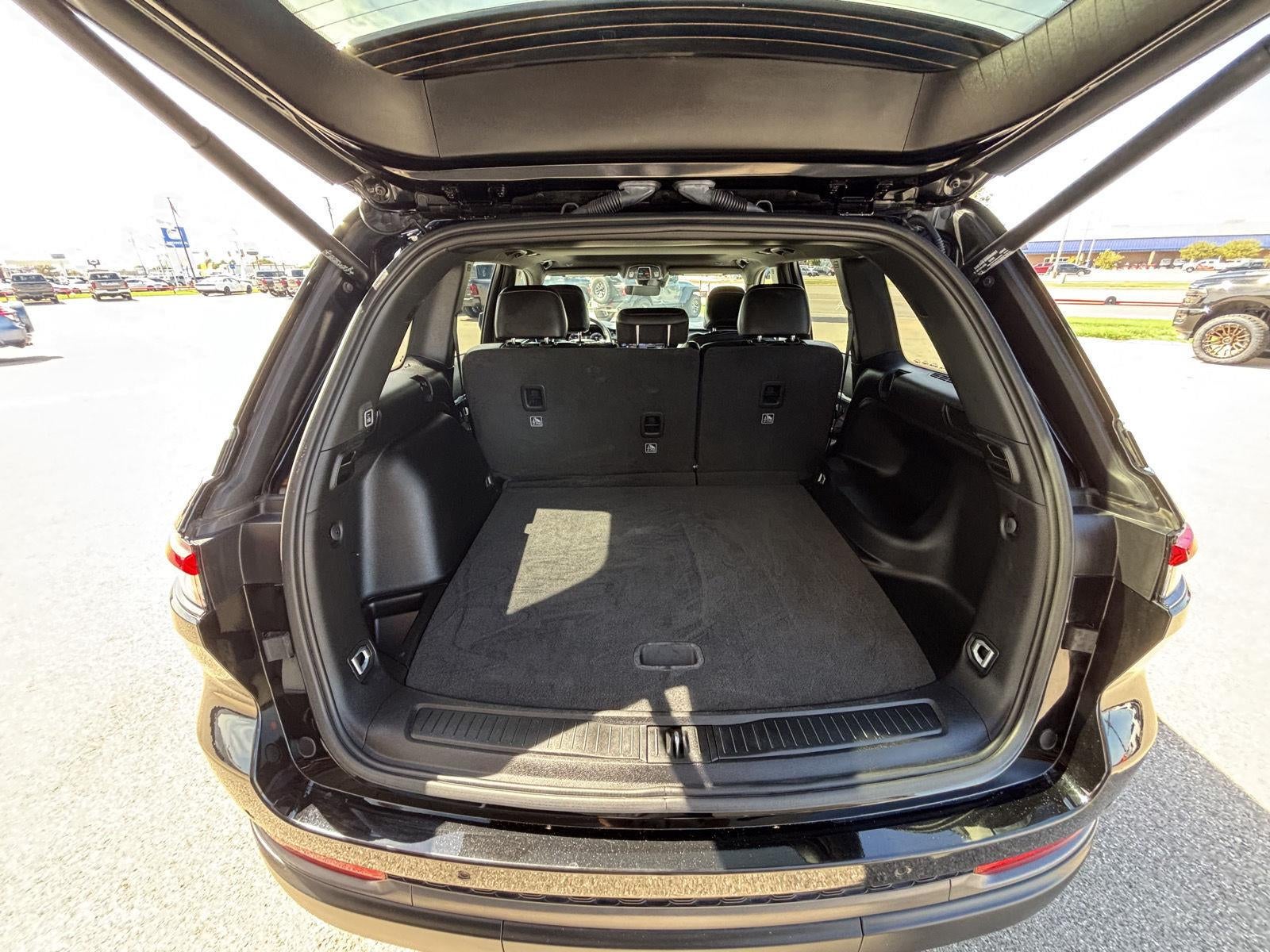 2026 Jeep Grand Cherokee Altitude 4x2