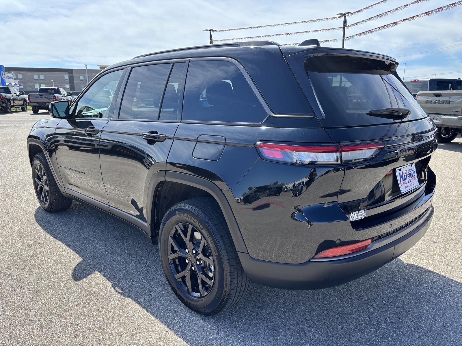 2026 Jeep Grand Cherokee Altitude 4x2