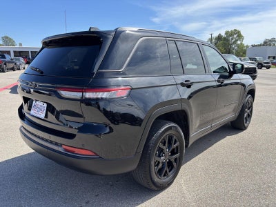 2026 Jeep Grand Cherokee Altitude 4x2
