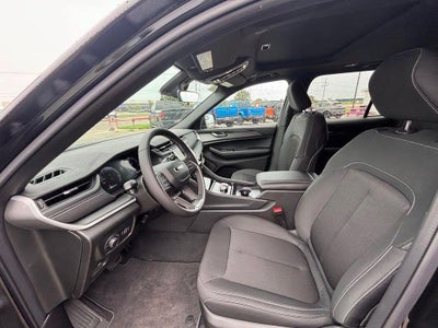 2025 Jeep Grand Cherokee Laredo X 4x4
