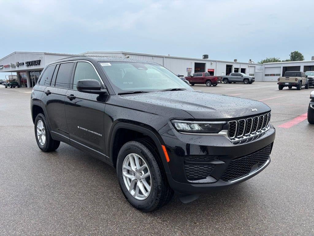 2025 Jeep Grand Cherokee Laredo X 4x4