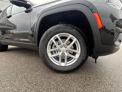 2025 Jeep Grand Cherokee Laredo X 4x4