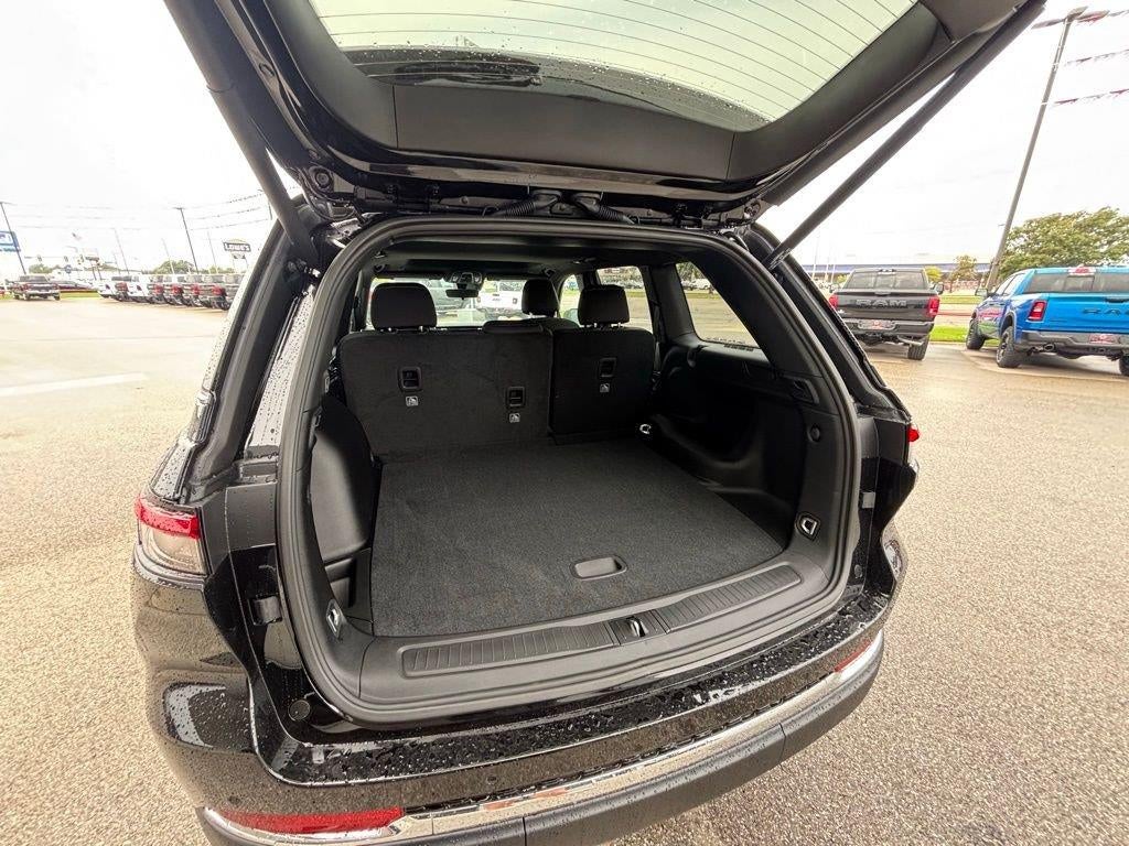 2025 Jeep Grand Cherokee Laredo X 4x4
