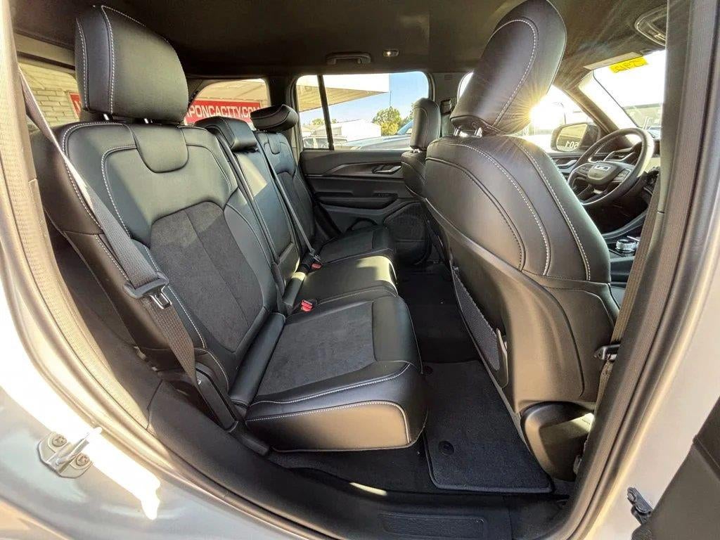 2025 Jeep Grand Cherokee Altitude 4x4