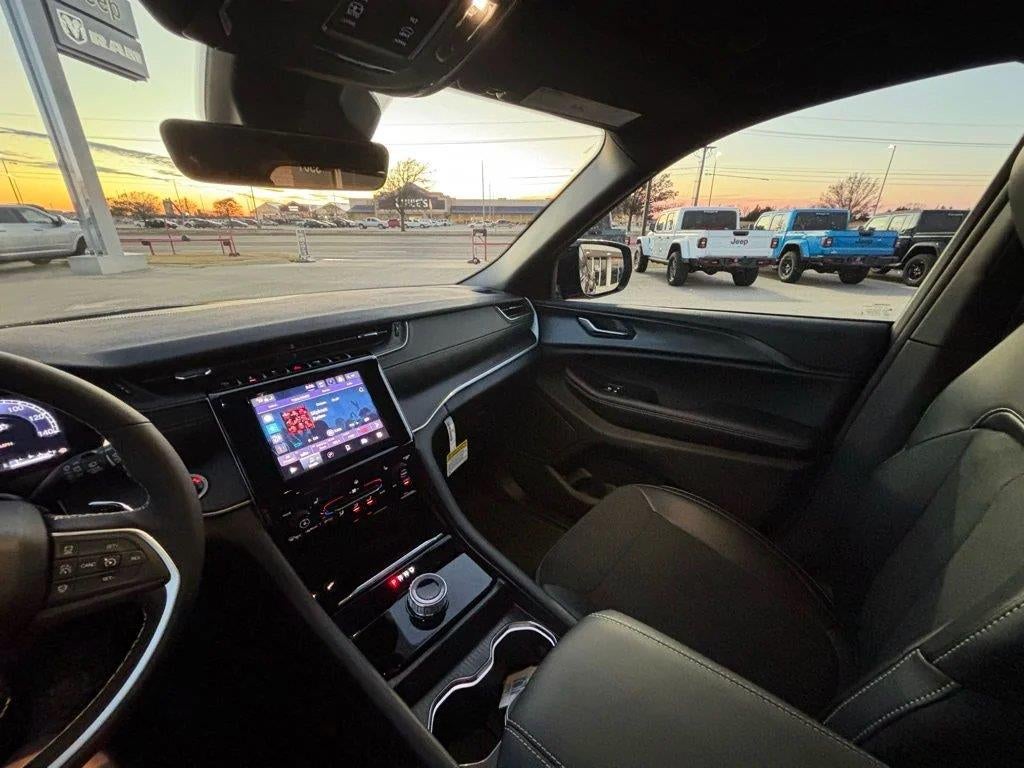 2025 Jeep Grand Cherokee Altitude X 4x4