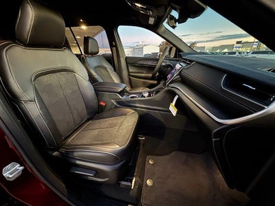 2025 Jeep Grand Cherokee Altitude X 4x4