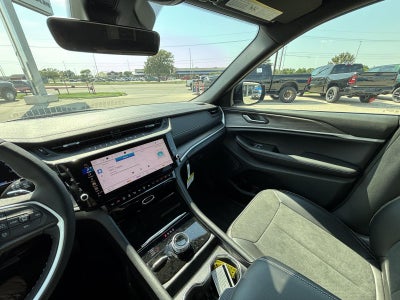 2026 Jeep Grand Cherokee Altitude 4x4