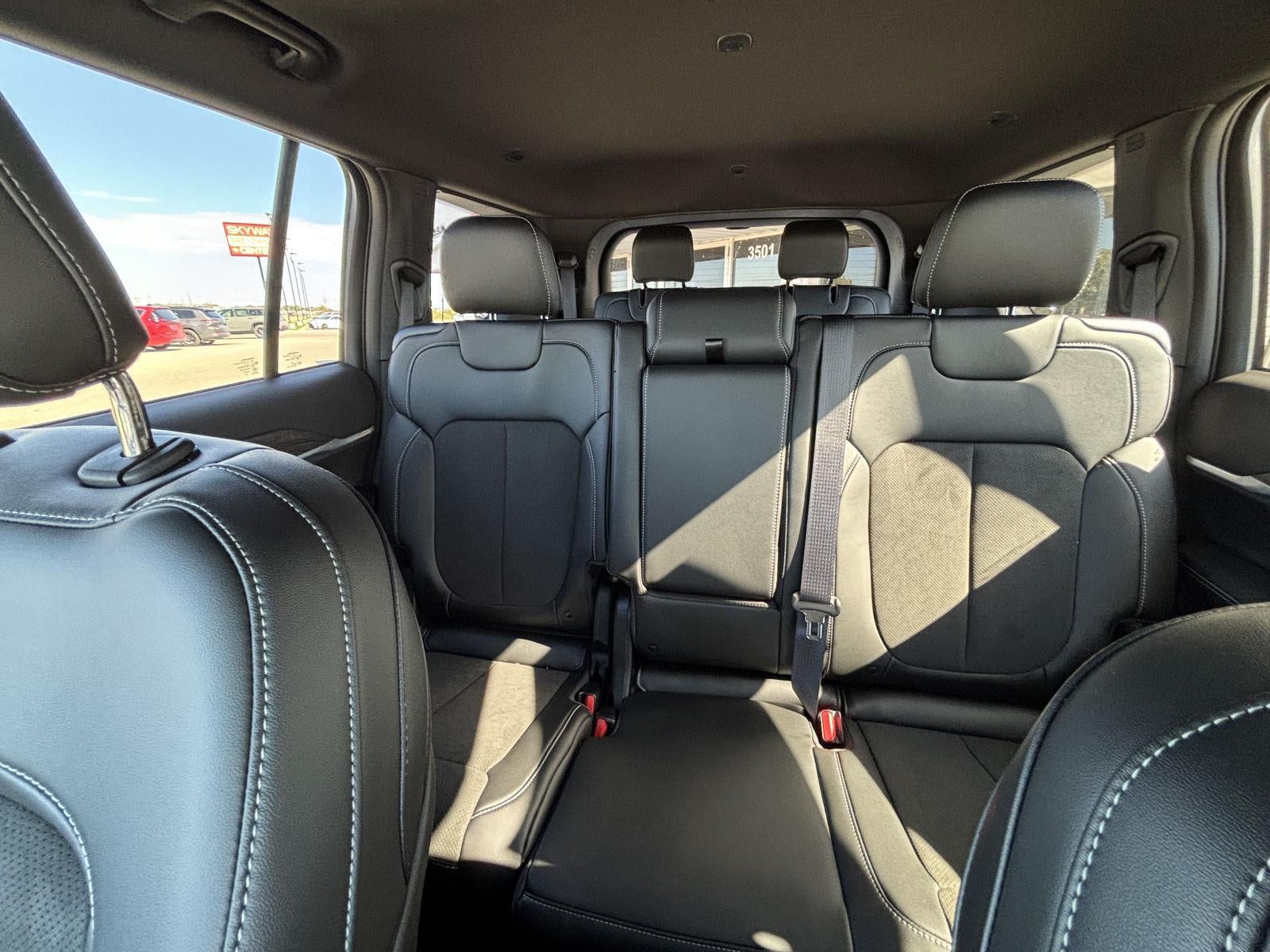 2027 Jeep Grand Cherokee GRAND CHEROKEE L LAREDO ALTITUDE 4X4