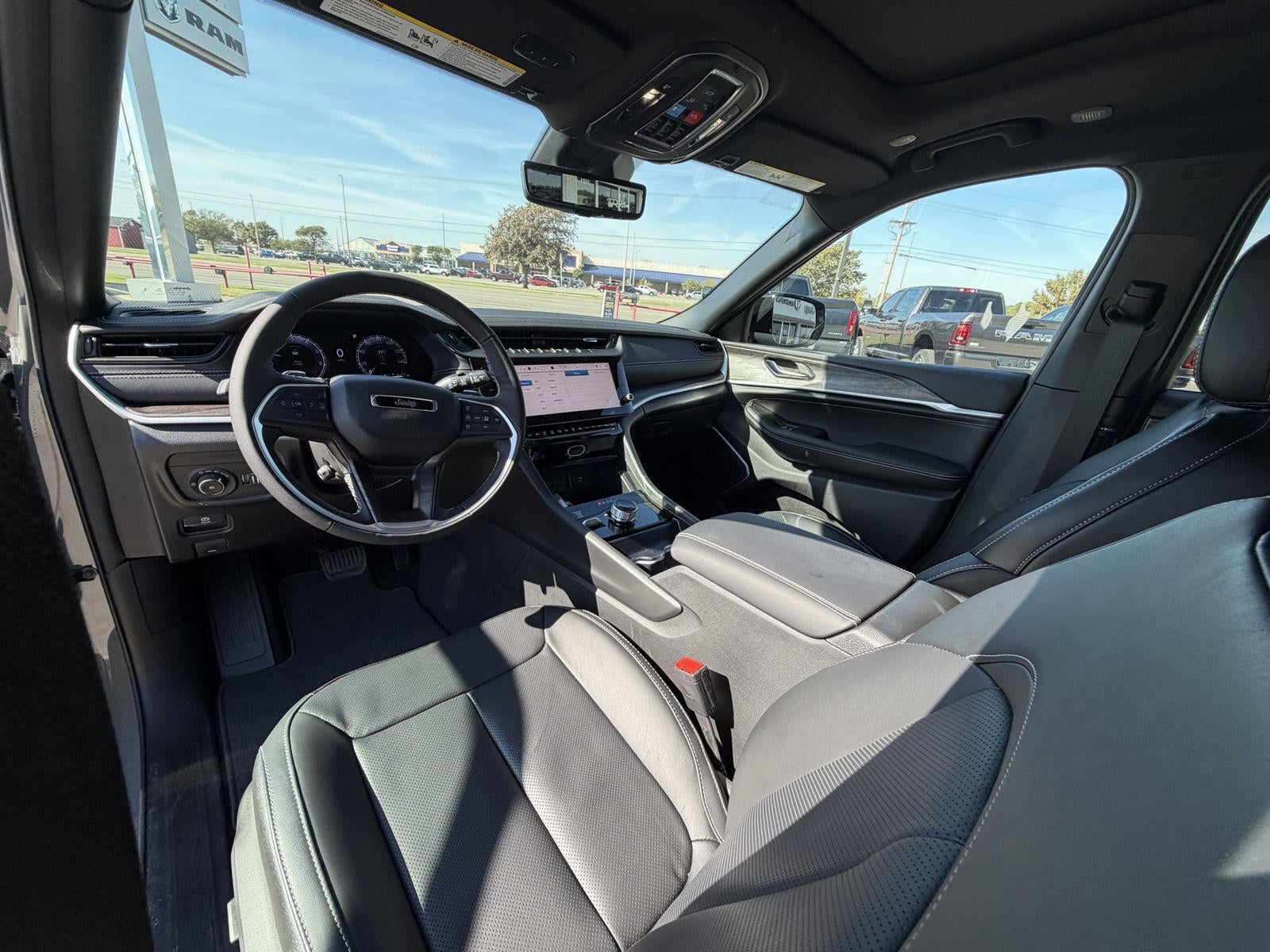 2027 Jeep Grand Cherokee GRAND CHEROKEE L LIMITED RESERVE 4X4