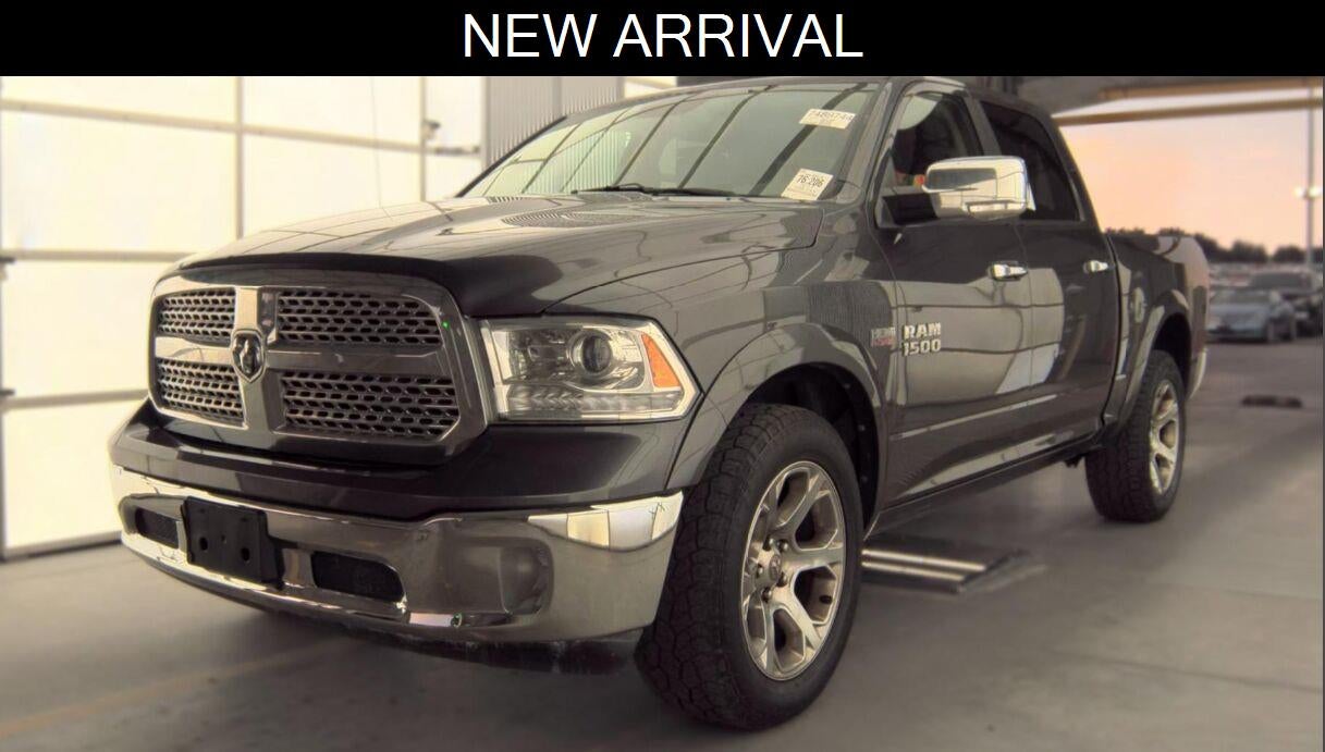 2017 RAM 1500 Laramie Crew Cab 4x4 5'7' Box
