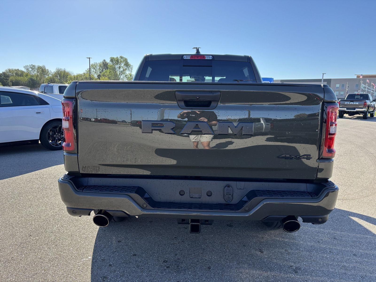 2027 RAM Ram 1500 RAM 1500 EXPRESS CREW CAB 4X4 5'7' BOX