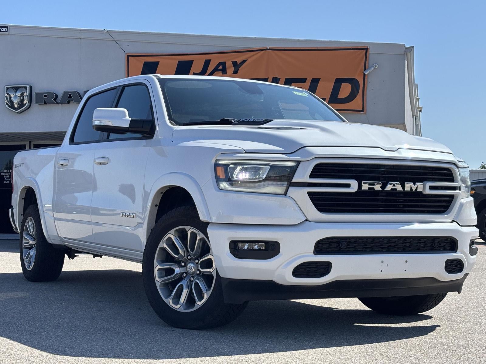 2020 RAM 1500 Laramie Crew Cab 4x4 5'7' Box