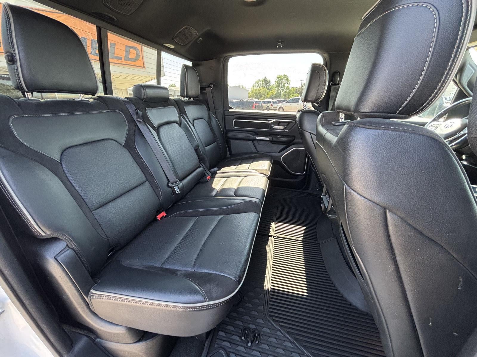 2020 RAM 1500 Laramie Crew Cab 4x4 5'7' Box