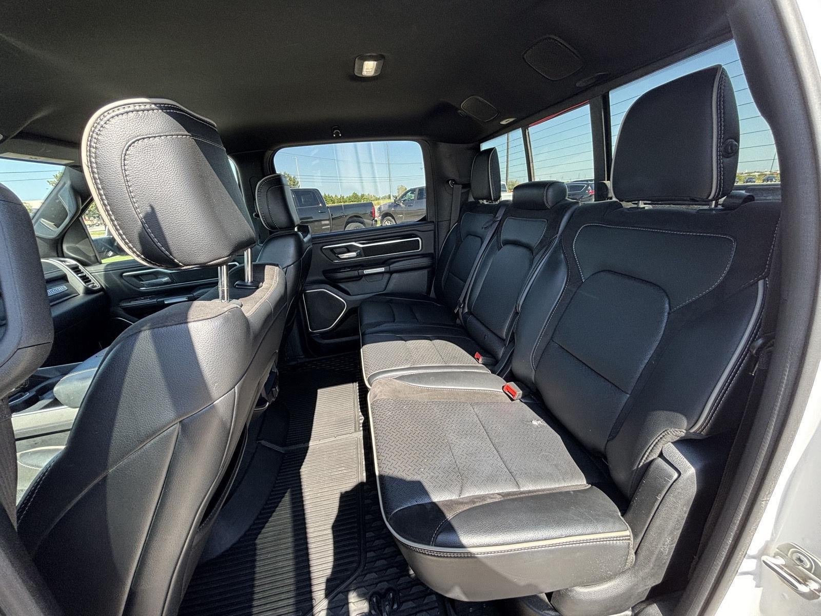 2020 RAM 1500 Laramie Crew Cab 4x4 5'7' Box