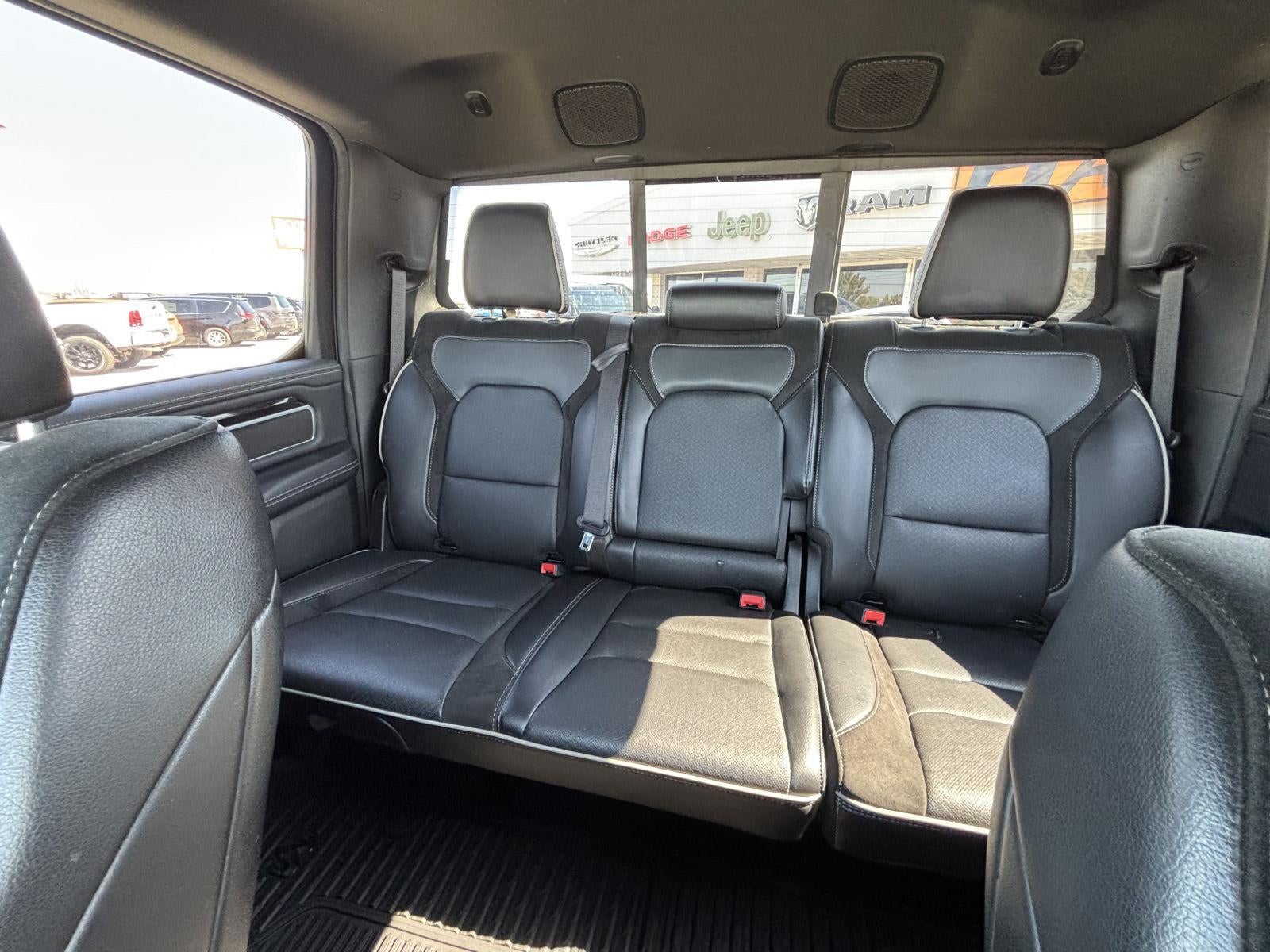 2020 RAM 1500 Laramie Crew Cab 4x4 5'7' Box