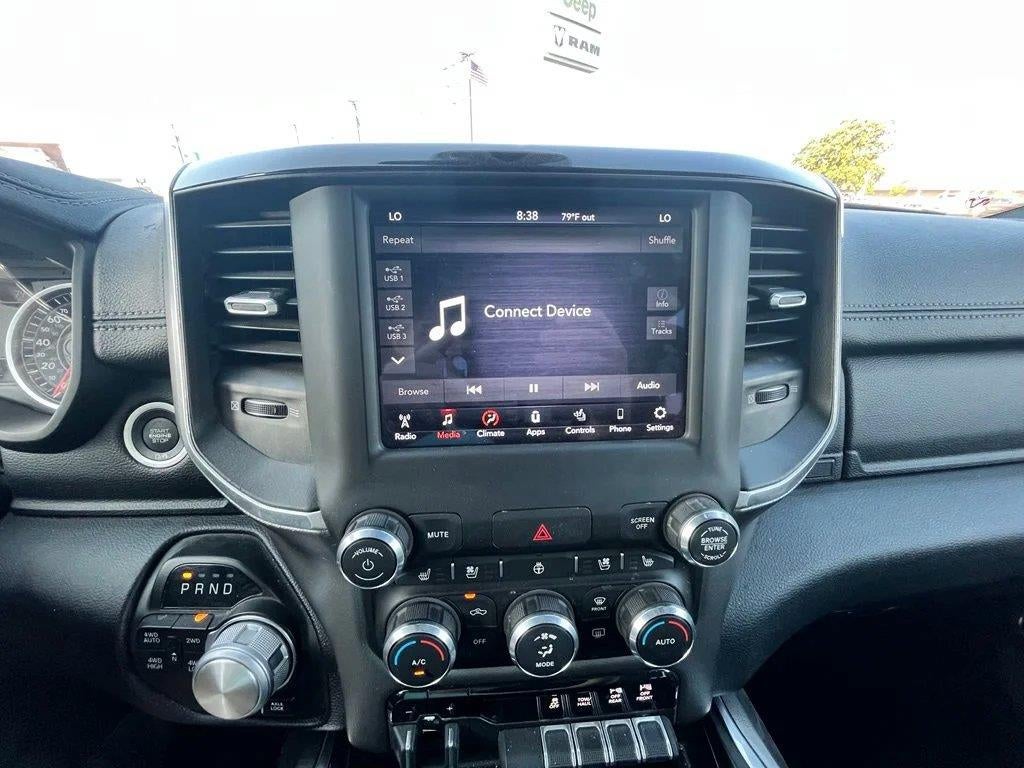 2020 RAM 1500 Laramie Crew Cab 4x4 5'7' Box
