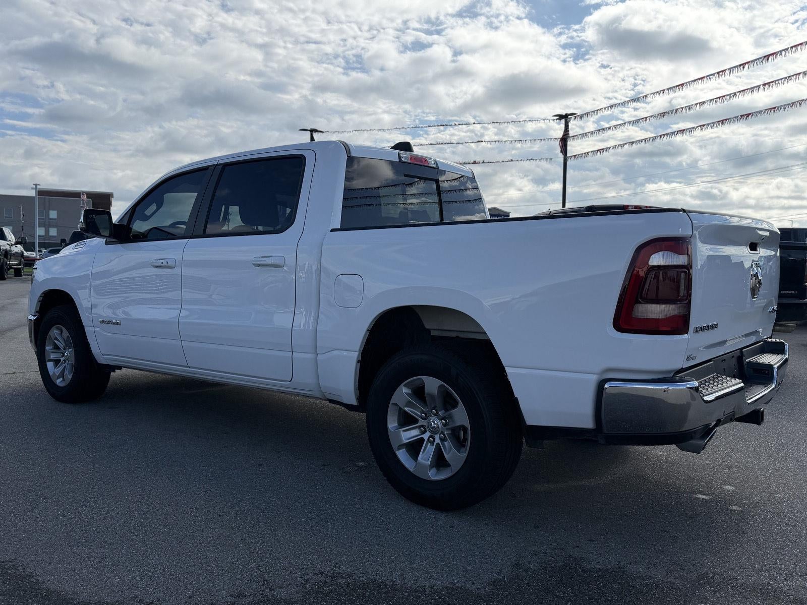 2023 RAM 1500 Laramie Crew Cab 4x4 5'7' Box