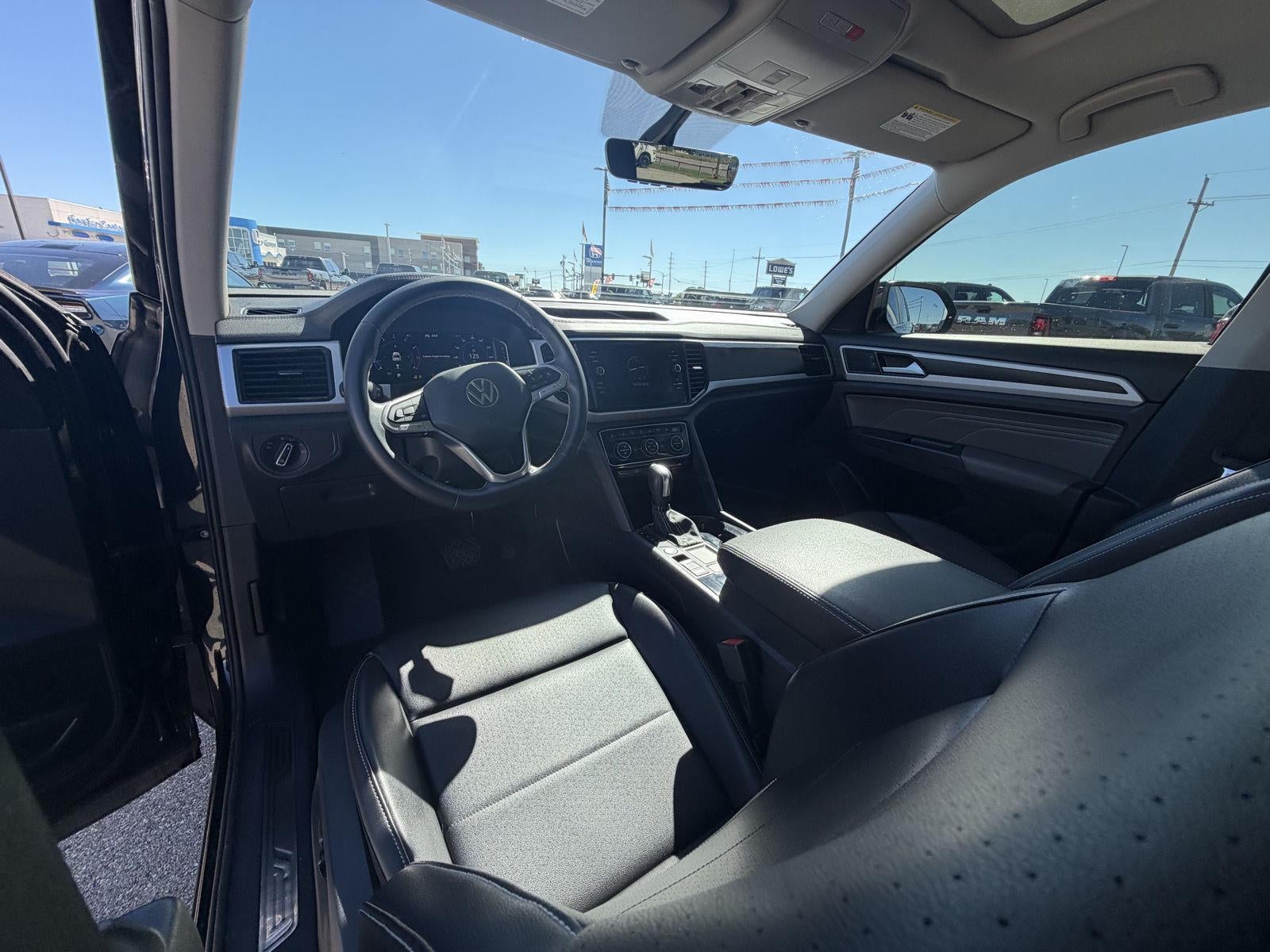 2023 Volkswagen Atlas 3.6L V6 SE w/Technology