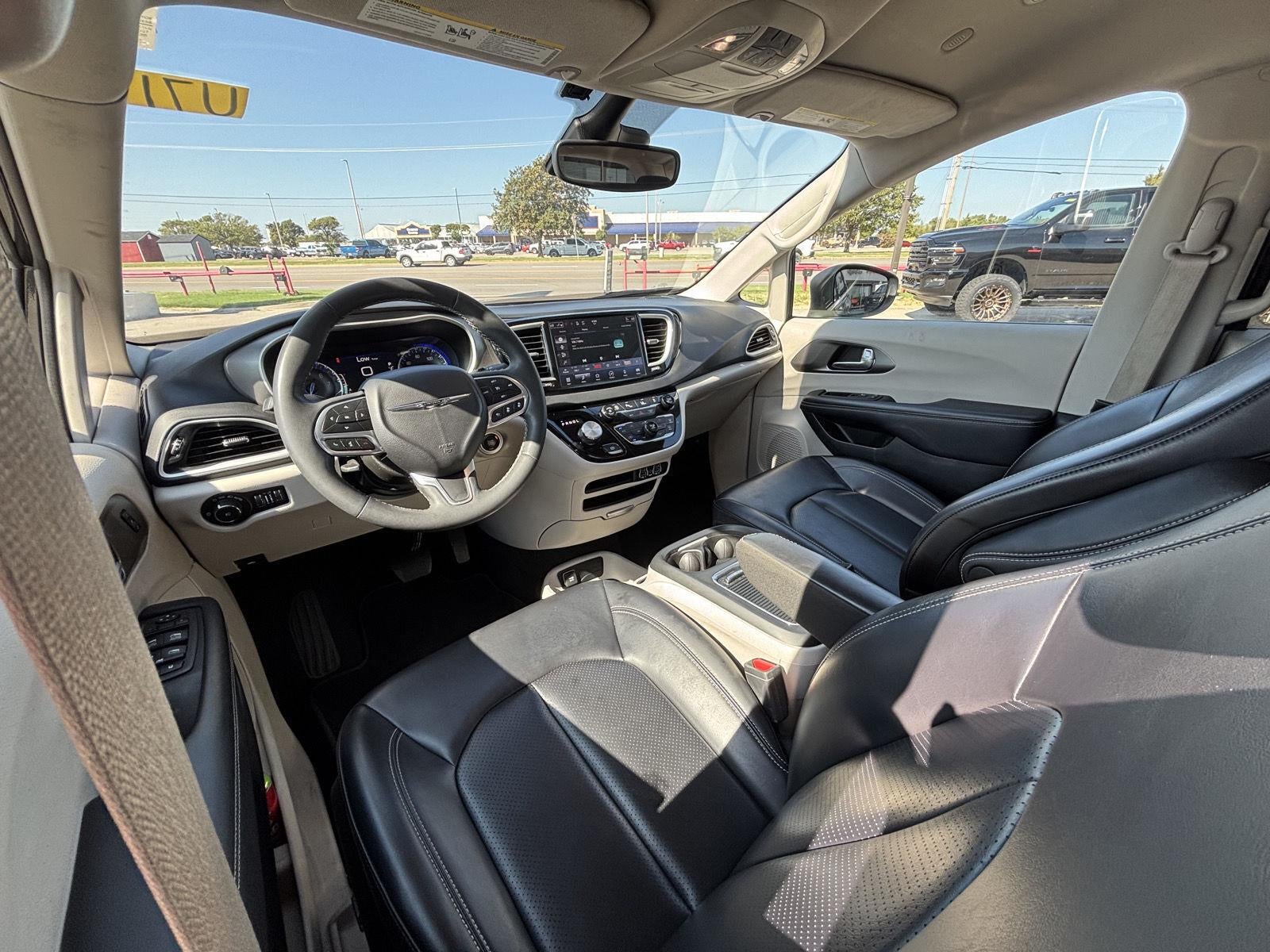 2023 Chrysler Pacifica Touring L