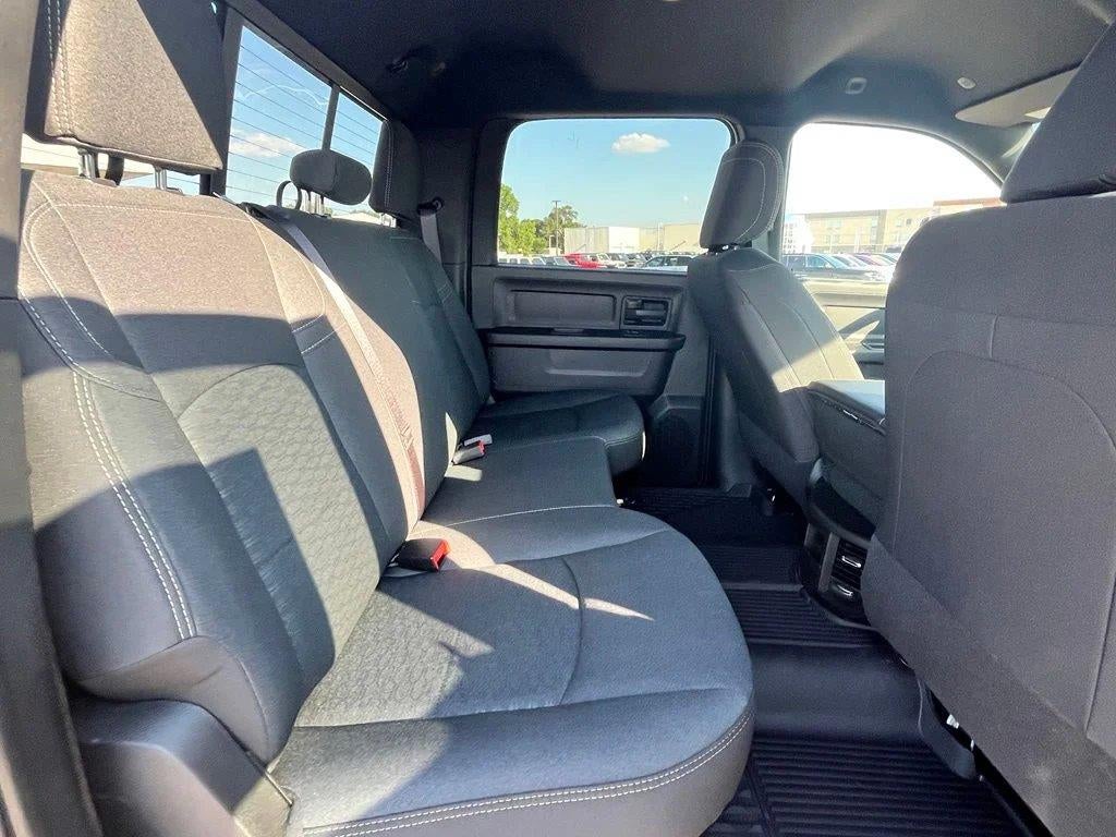 2026 RAM 2500 Black Express Crew Cab 4x4 6'4' Box