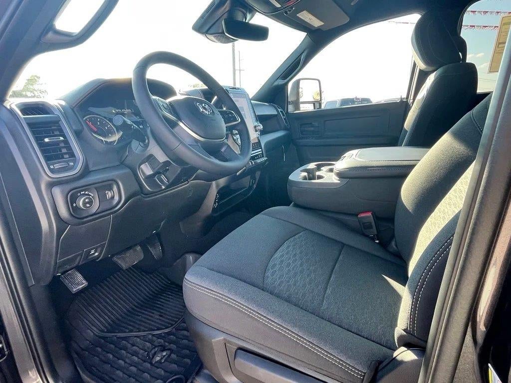 2026 RAM 2500 Black Express Crew Cab 4x4 6'4' Box