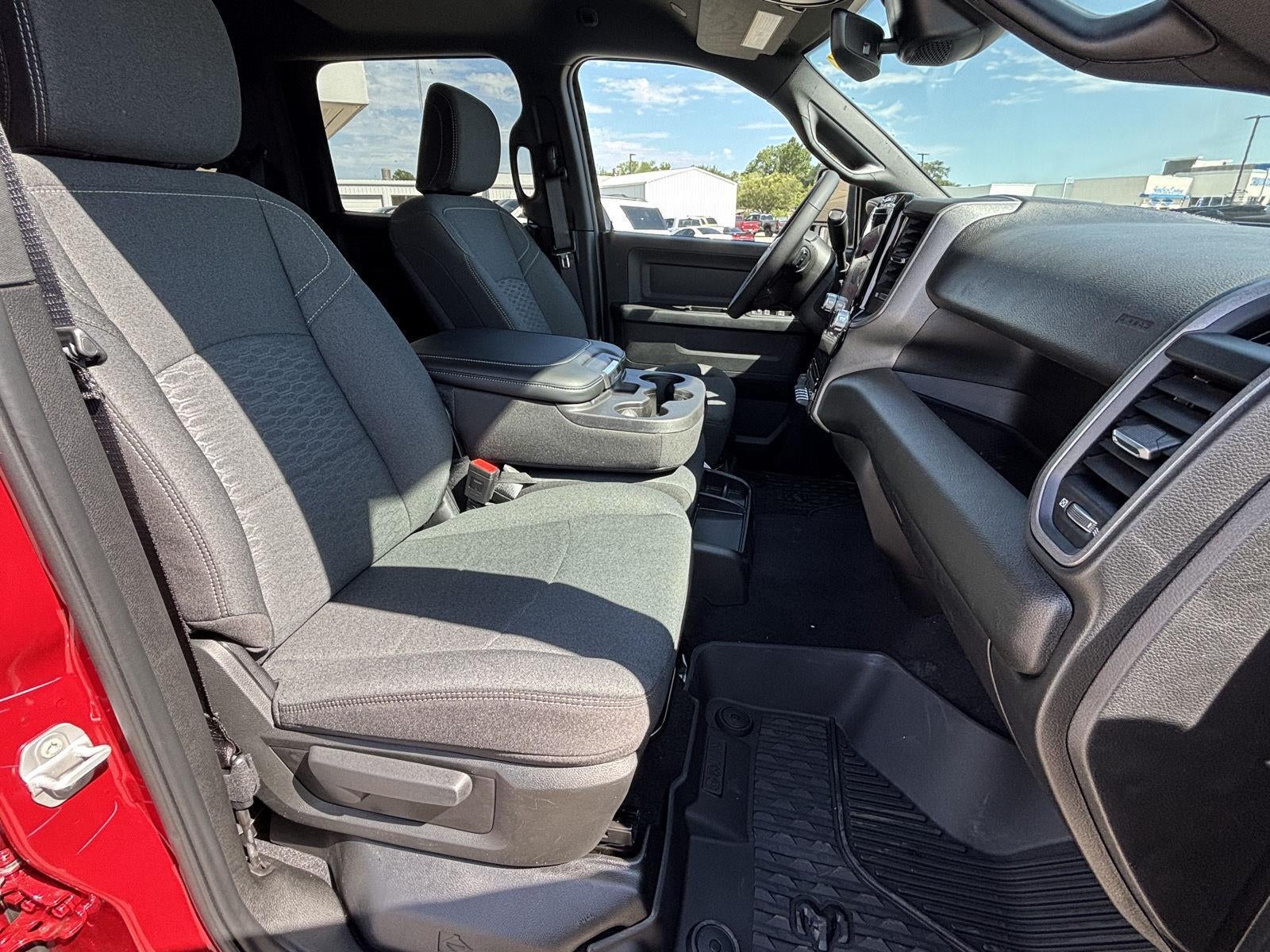 2026 RAM 2500 Black Express Crew Cab 4x4 6'4' Box