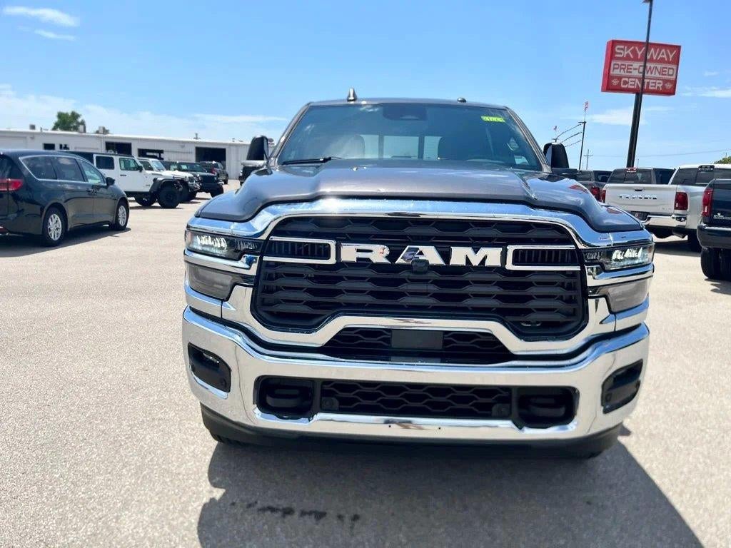 2026 RAM 2500 Tradesman Crew Cab 4x4 6'4' Box