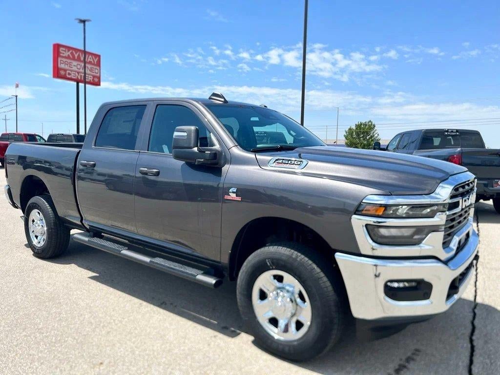 2026 RAM 2500 Tradesman Crew Cab 4x4 6'4' Box