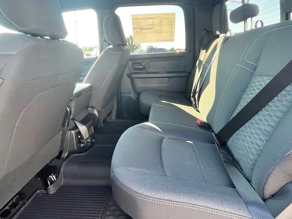 2026 RAM 2500 Black Express Crew Cab 4x4 6'4' Box