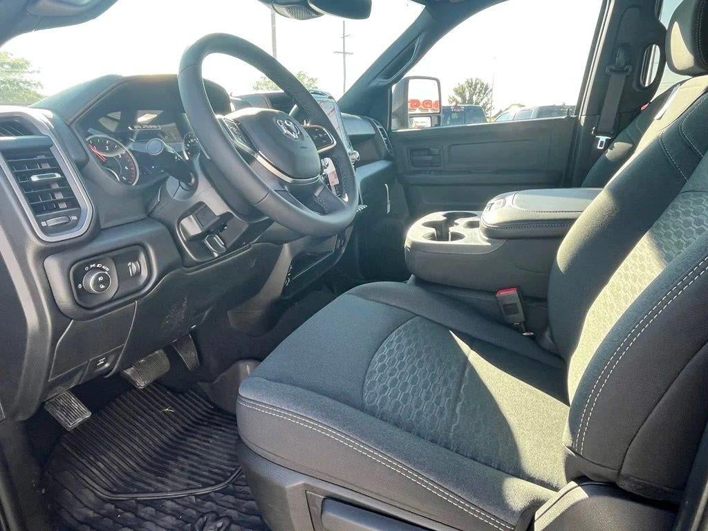 2026 RAM 2500 Black Express Crew Cab 4x4 6'4' Box