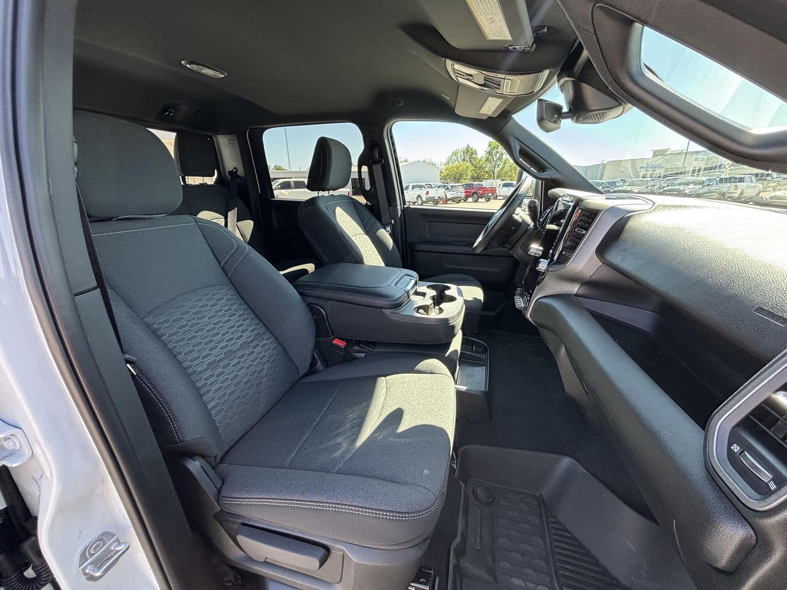 2027 RAM Ram 3500 RAM 3500 TRADESMAN CREW CAB 4X4 8' BOX