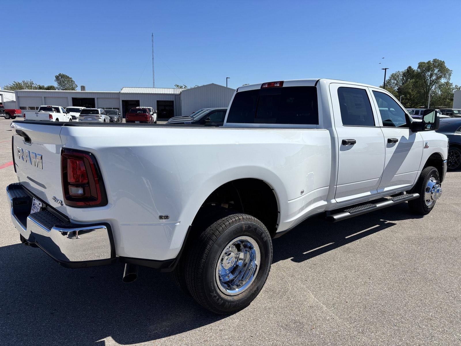 2027 RAM Ram 3500 RAM 3500 TRADESMAN CREW CAB 4X4 8' BOX