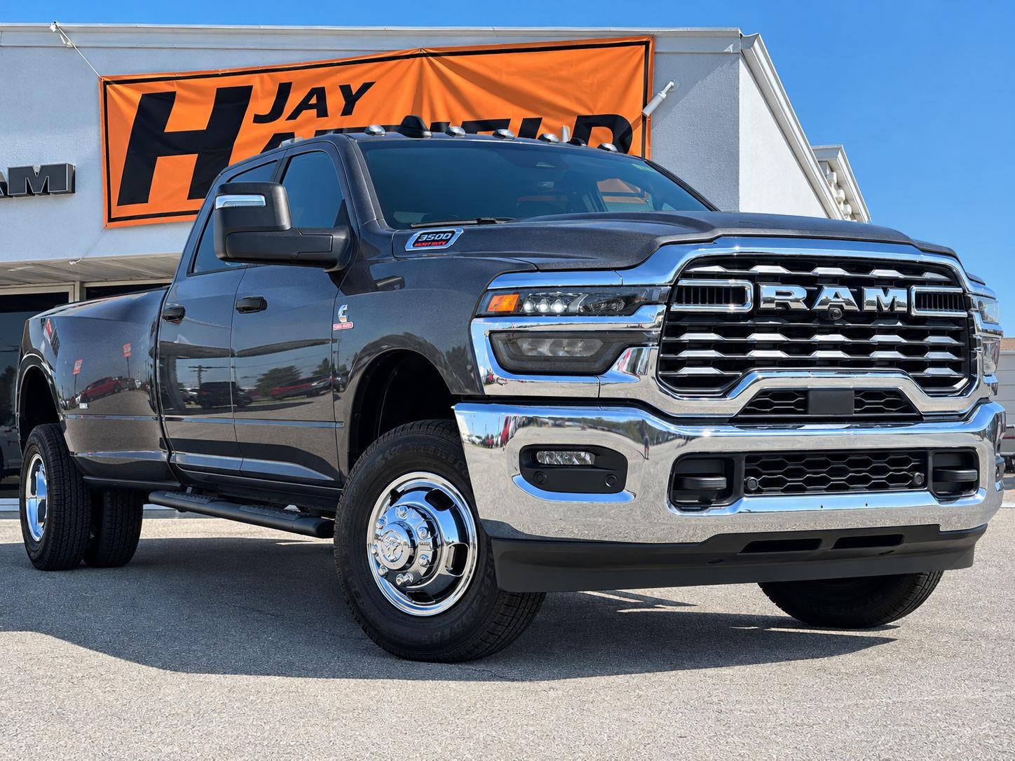 2027 RAM Ram 3500 RAM 3500 TRADESMAN CREW CAB 4X4 8' BOX