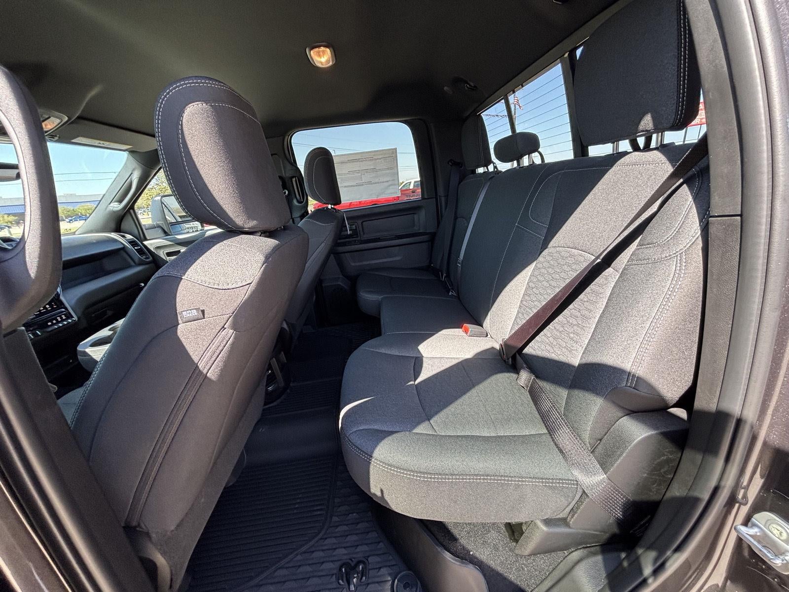 2027 RAM Ram 3500 RAM 3500 TRADESMAN CREW CAB 4X4 8' BOX